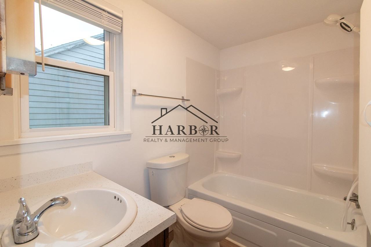 224 9th Ave Nw - Photo 6 of 12