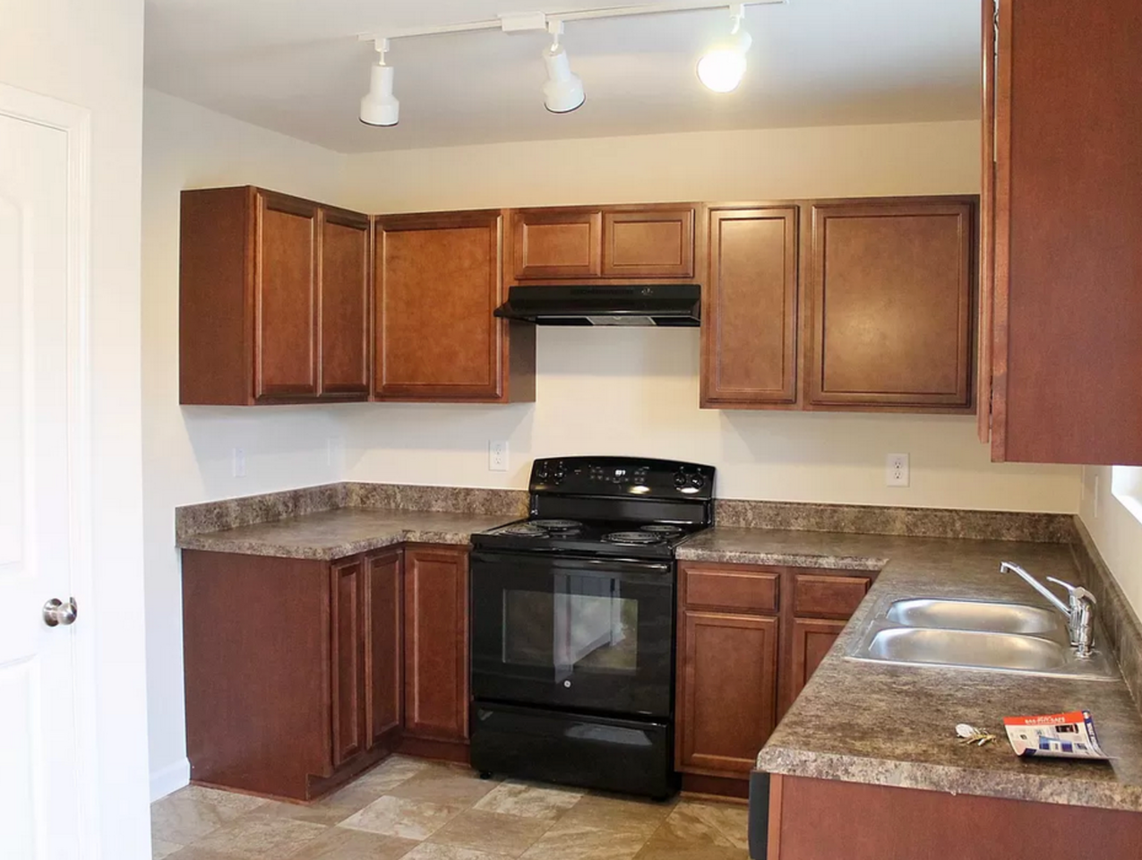 53 Aleah Ct - Photo 2 of 9