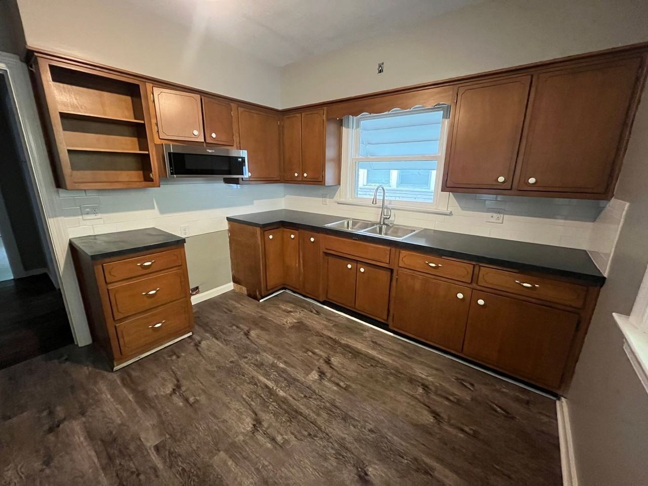 226 S Cornell Cir - Photo 2 of 10