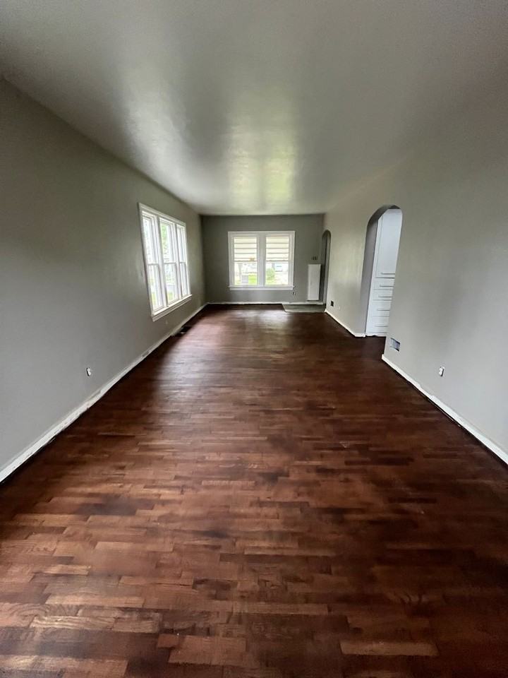 226 S Cornell Cir - Photo 3 of 10