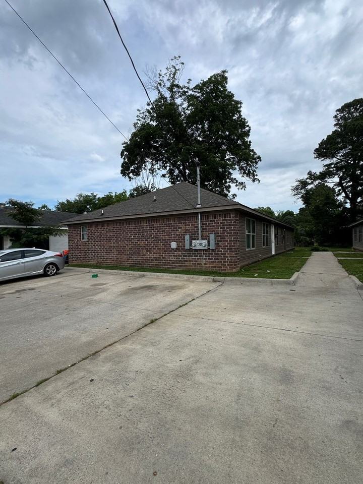 1308 W Monroe Ave #A - Photo 2 of 16