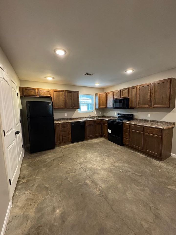 1308 W Monroe Ave #A - Photo 3 of 16
