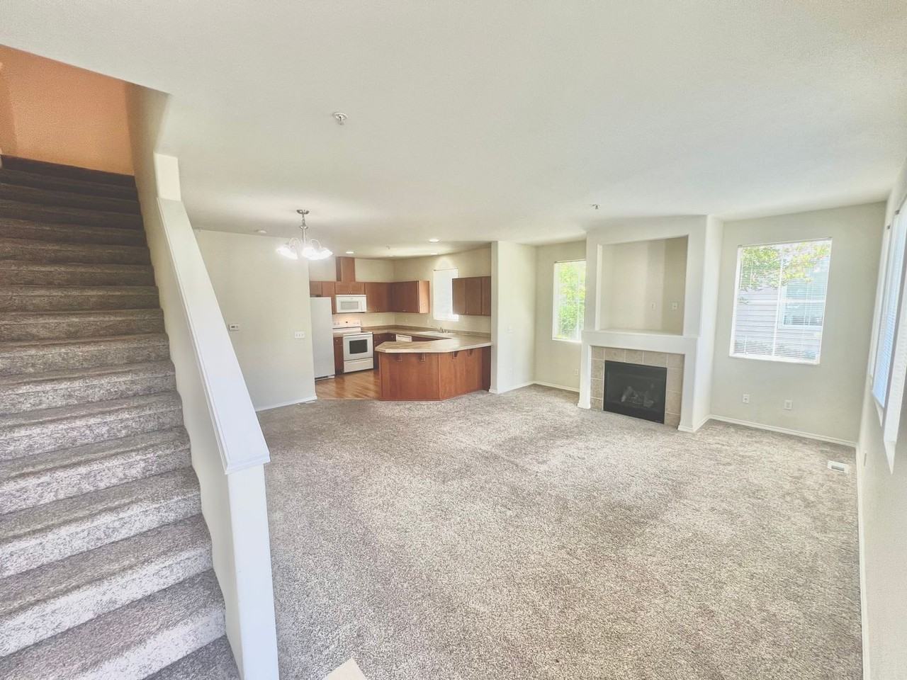 2150 Charles St - Photo 3 of 28