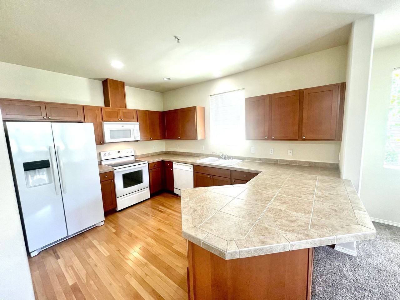 2150 Charles St - Photo 7 of 28