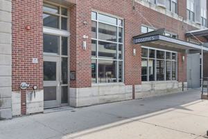 featured image of 210 S Clinton St