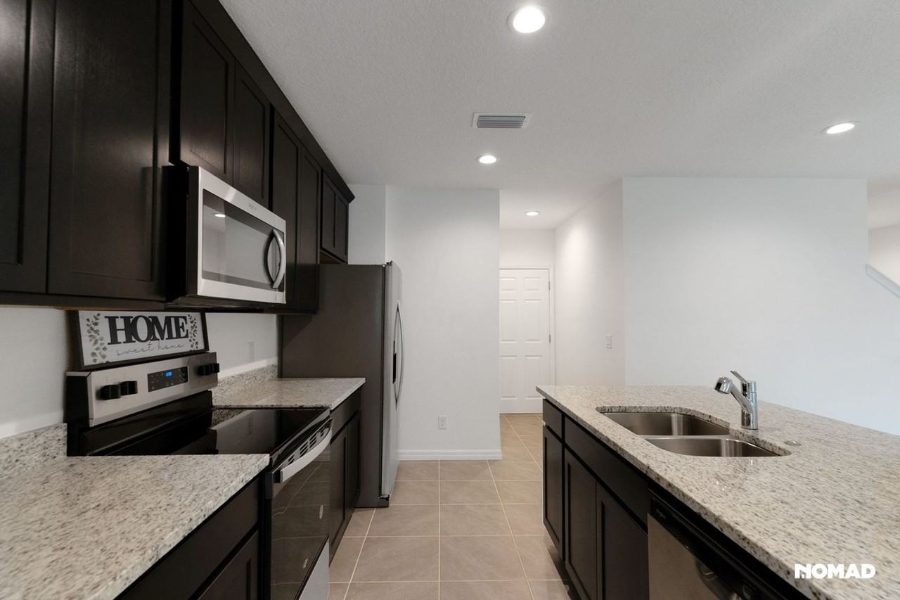 164 Glass Onion Dr - Photo 3 of 43