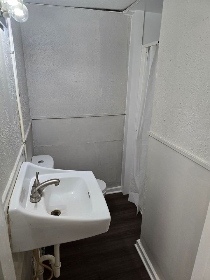 1519 E Washington St - Photo 5 of 7