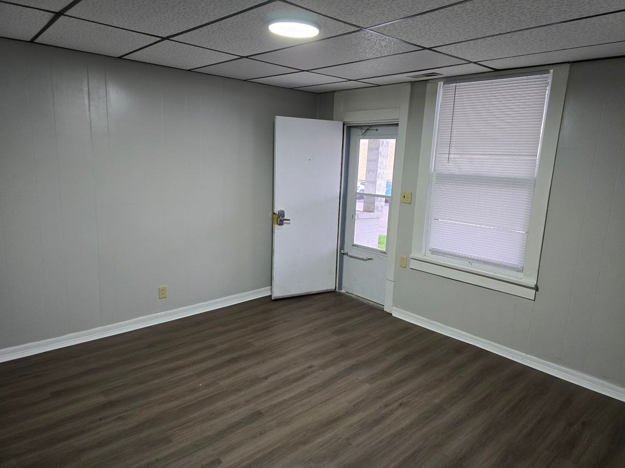 1519 E Washington St - Photo 2 of 7