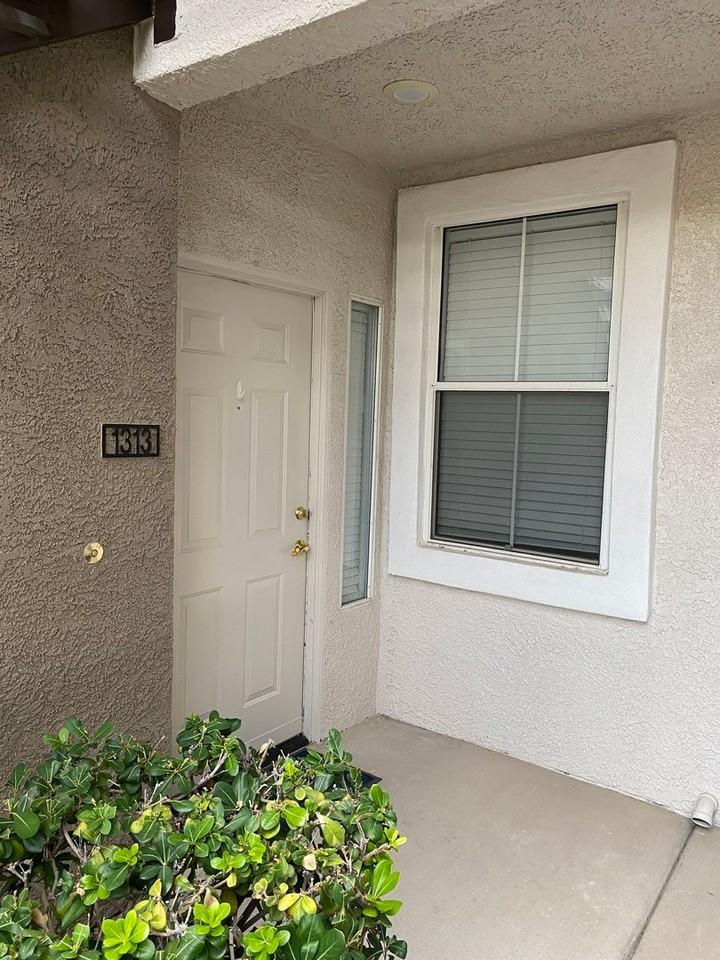 2325 Windmill Pkwy #1313 - Photo 4 of 32