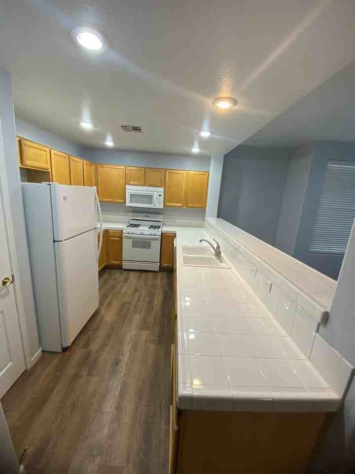 2325 Windmill Pkwy #1313 - Photo 7 of 32