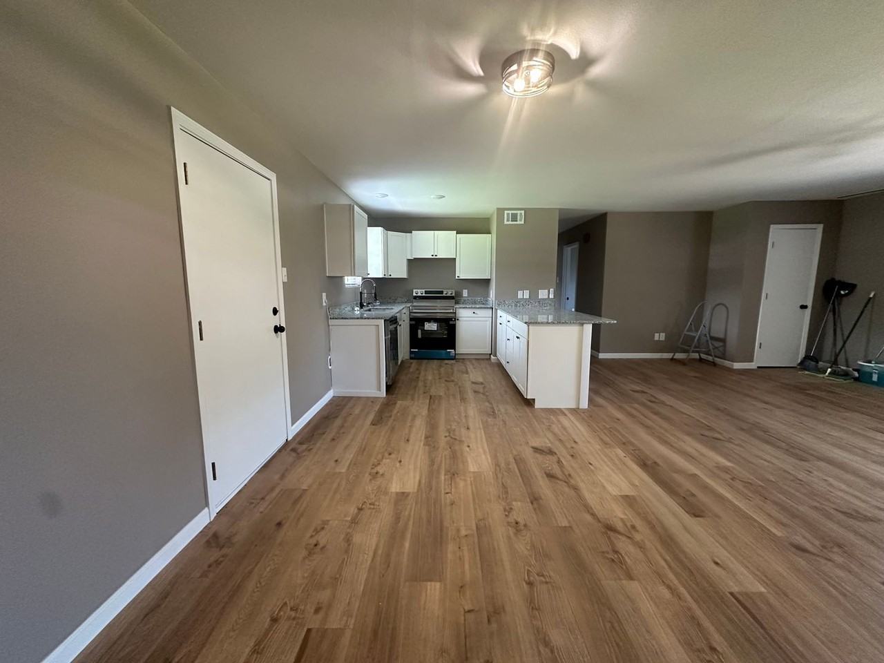 42 Crestridge Dr - Photo 4 of 9