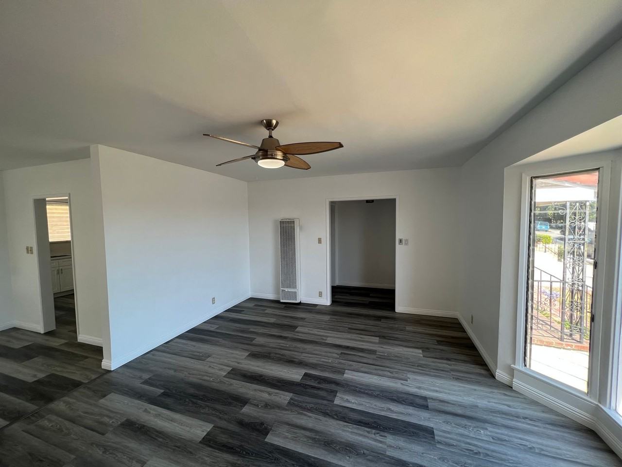 2609 E Wall St - Photo 3 of 24