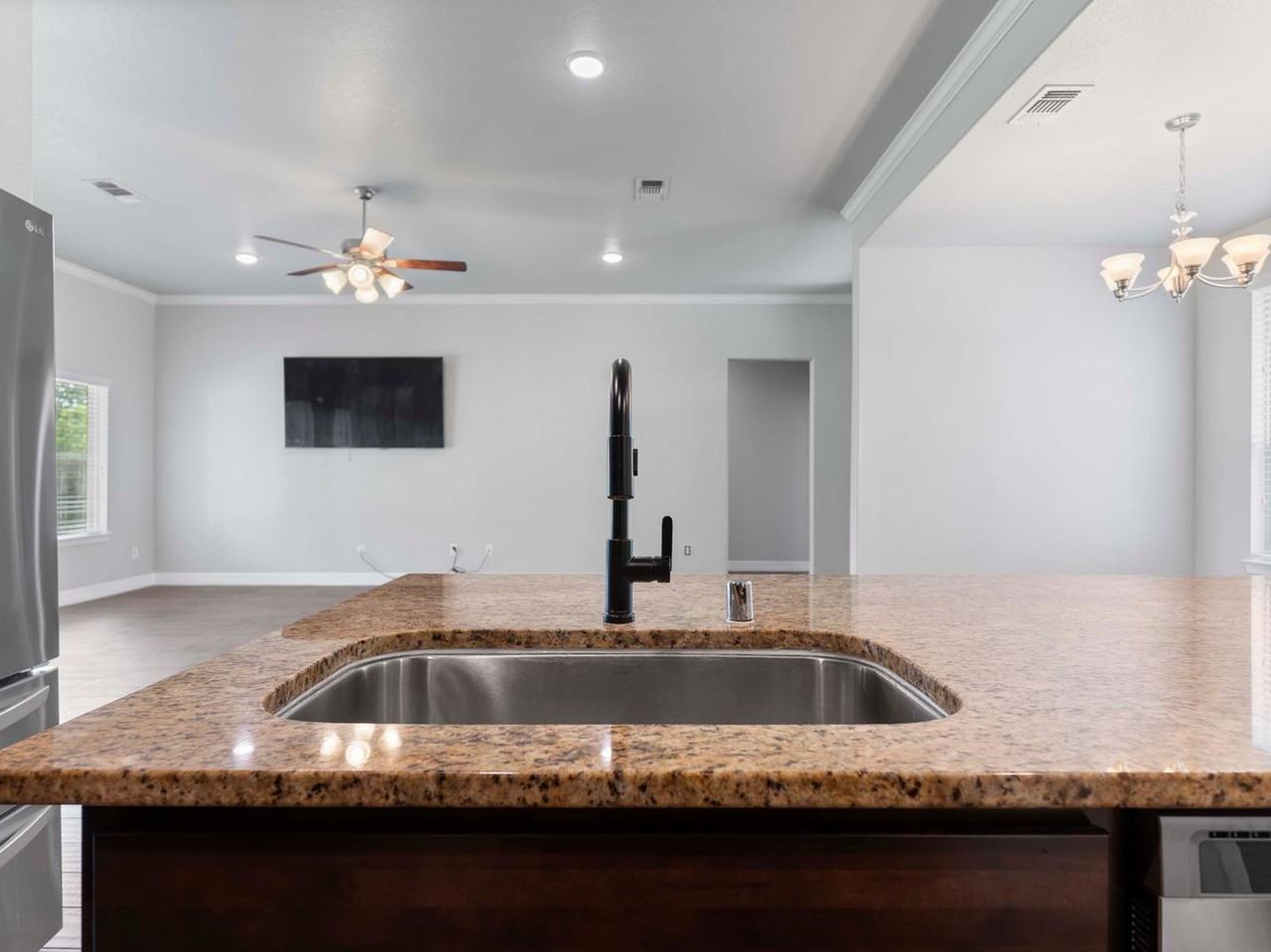 244 Mossy Meadow Dr - Photo 5 of 25