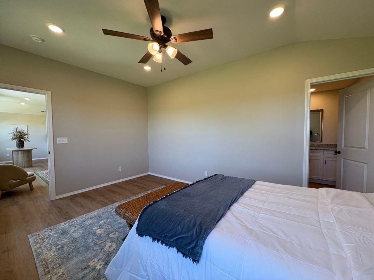 1228 Kemp Dr - Photo 3 of 18