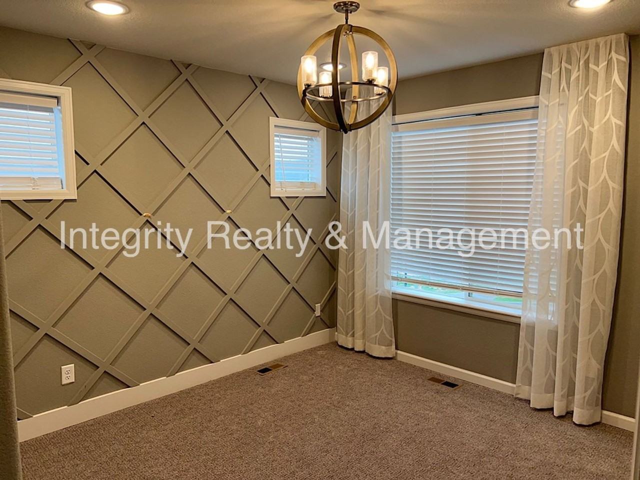 1612 Castle Creek Cir - Photo 2 of 18