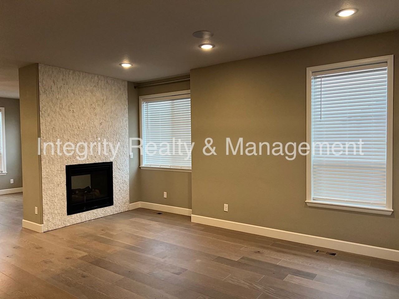 1612 Castle Creek Cir - Photo 5 of 18