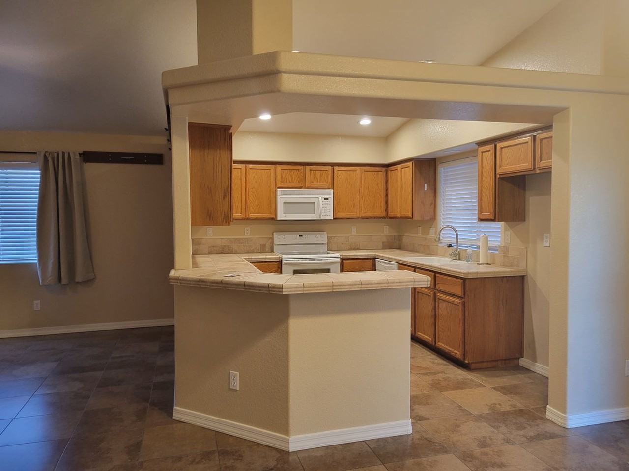440 Hummingbird Dr - Photo 7 of 23