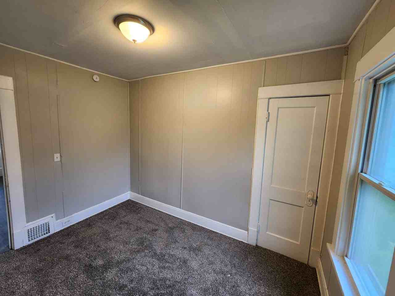 934 ALHAMBRA Road - Photo 4 of 13