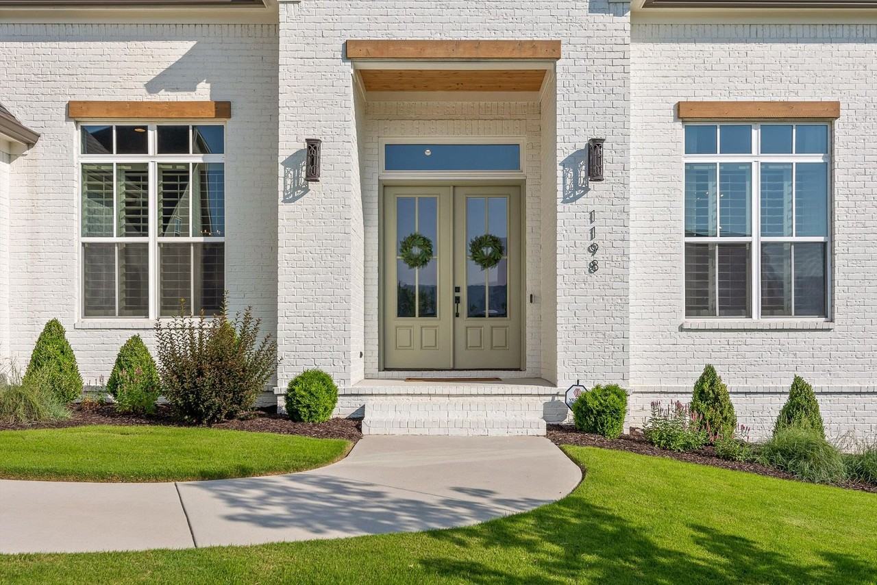 1198 Le Conte Cir - Photo 3 of 42