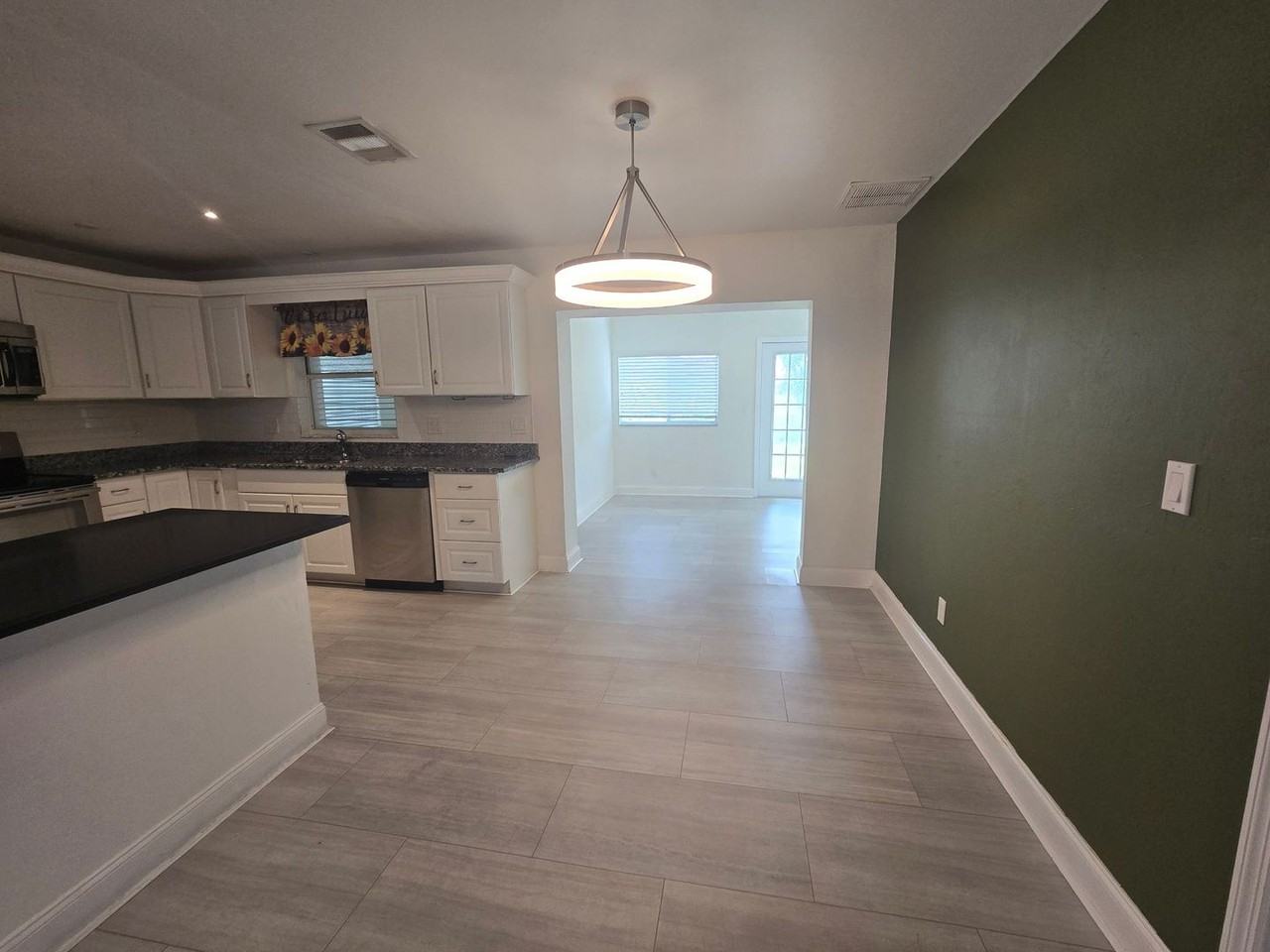 3027 Sw 23rd Ave - Photo 4 of 21