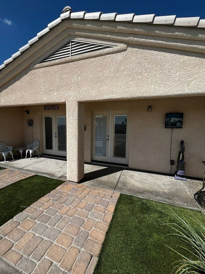 2381 Daytona Ave - Photo 2 of 17