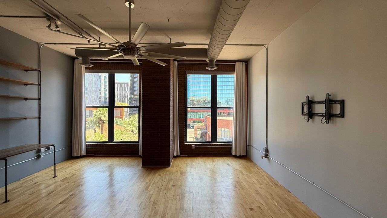 21 E 6th St - Photo 4 of 16