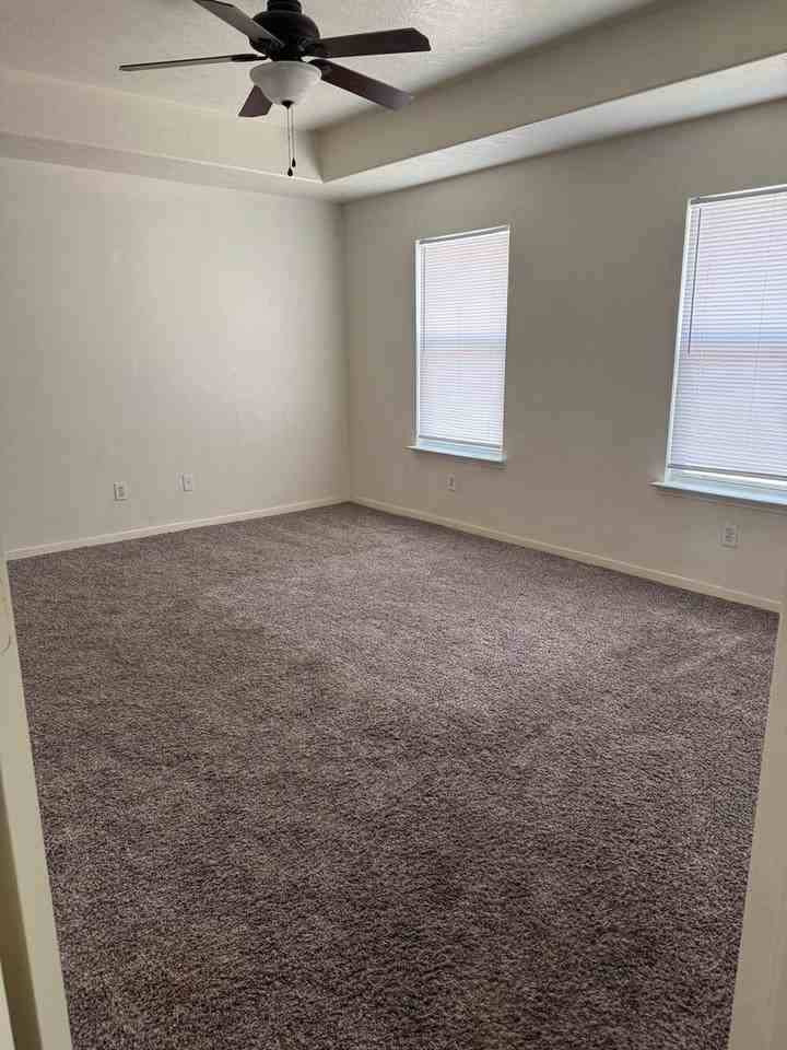 2926 Meadowglen Cv - Photo 6 of 13