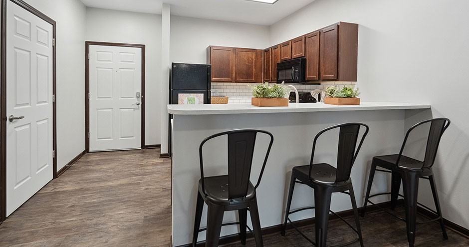 Walnut Lake Apartments - Photo 4 of 41