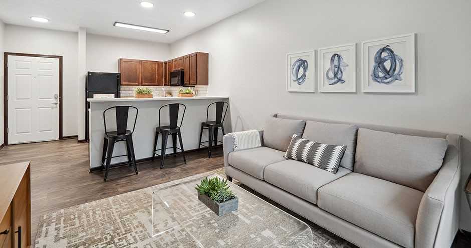 Walnut Lake Apartments - Photo 5 of 41