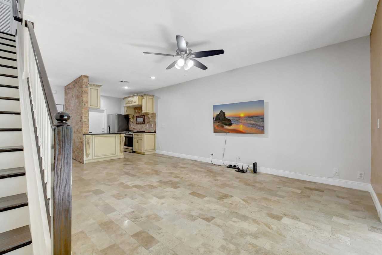 6306 Crescent Lake Way - Photo 5 of 47