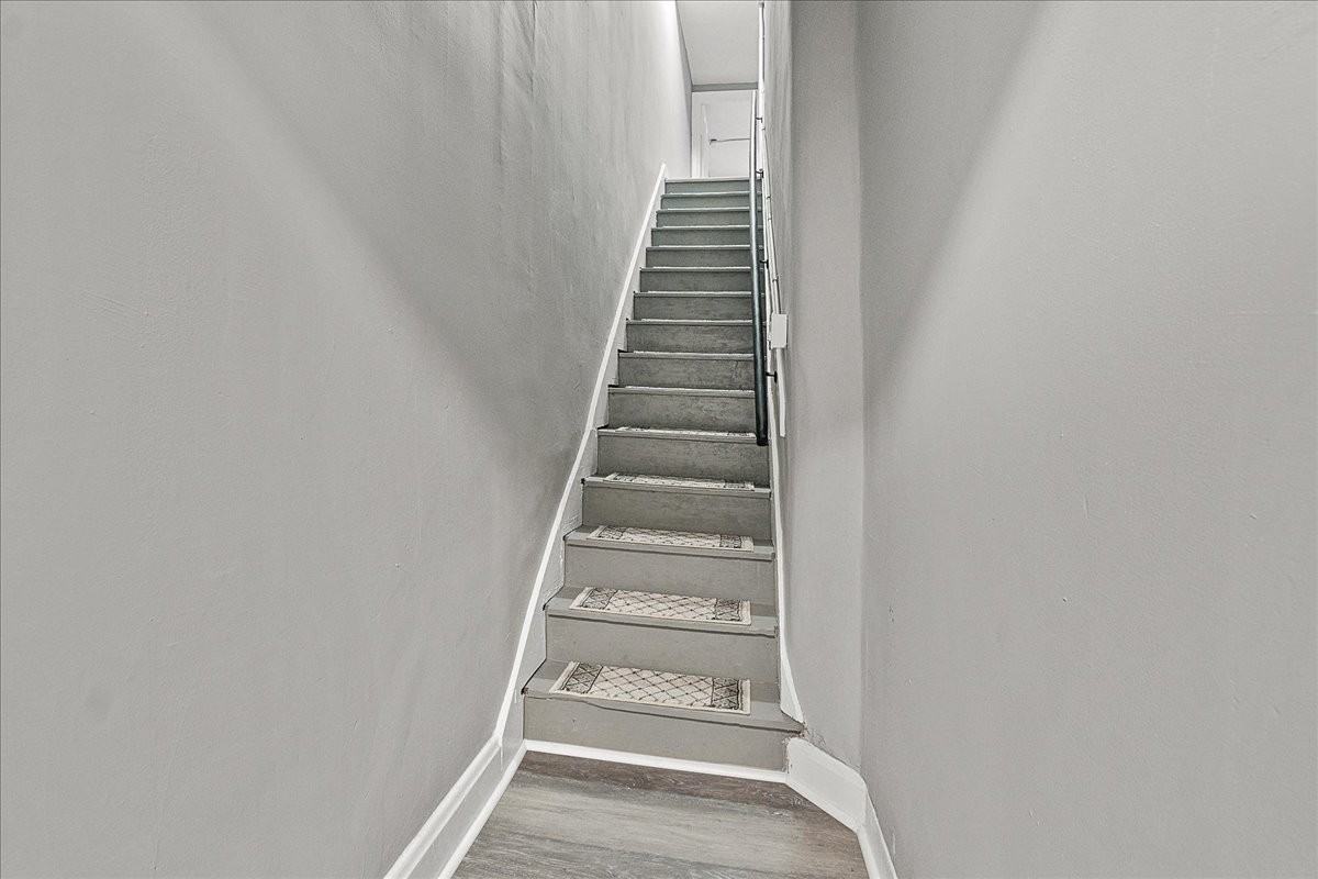 20 South Locust Street - Photo 3 of 28