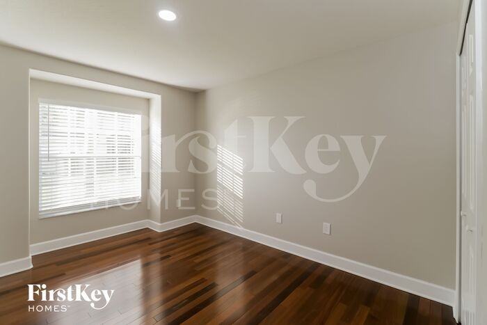 25821 Syme Ct - Photo 3 of 15