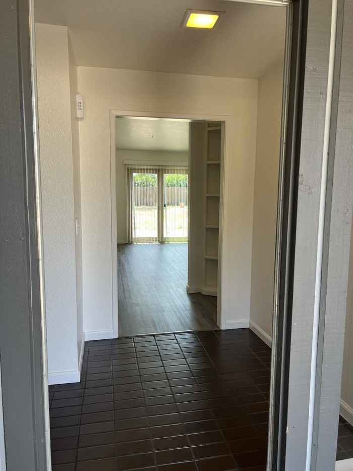 9118 Suzette Ct - Photo 3 of 16