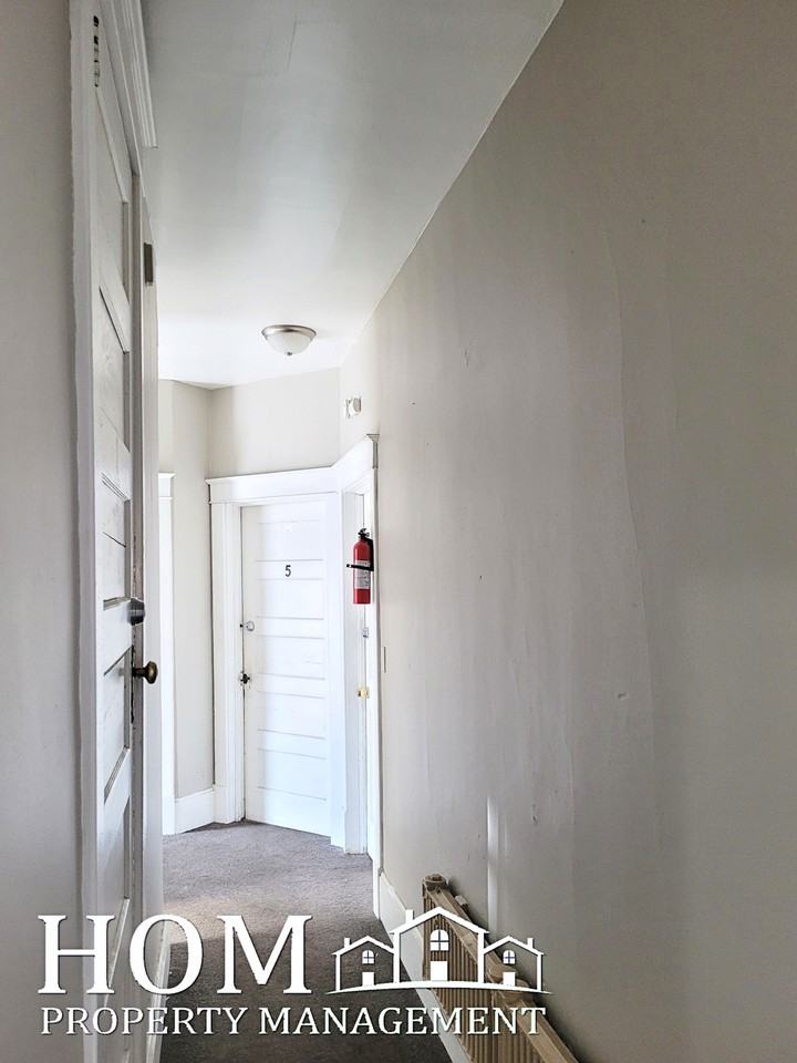 517 S Broad St #7 - Photo 6 of 10