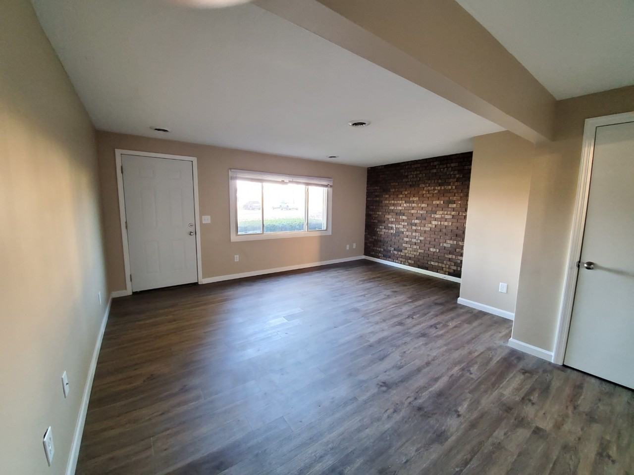 2513 Zircon St Ne #2513 - Photo 2 of 11