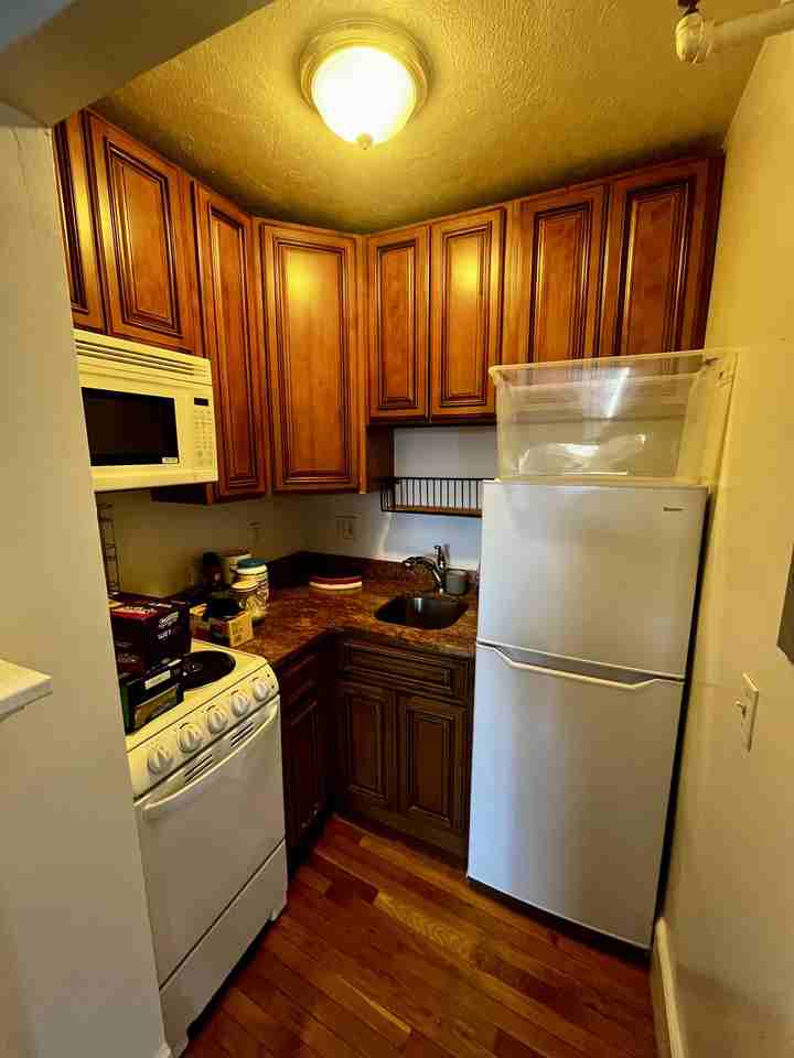 15 Joy St #6 - Photo 2 of 8