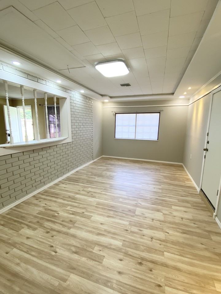 322 Fontelieu Dr #NA - Photo 3 of 9