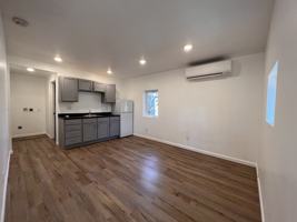 featured image of 947 Woodmere Ave #B