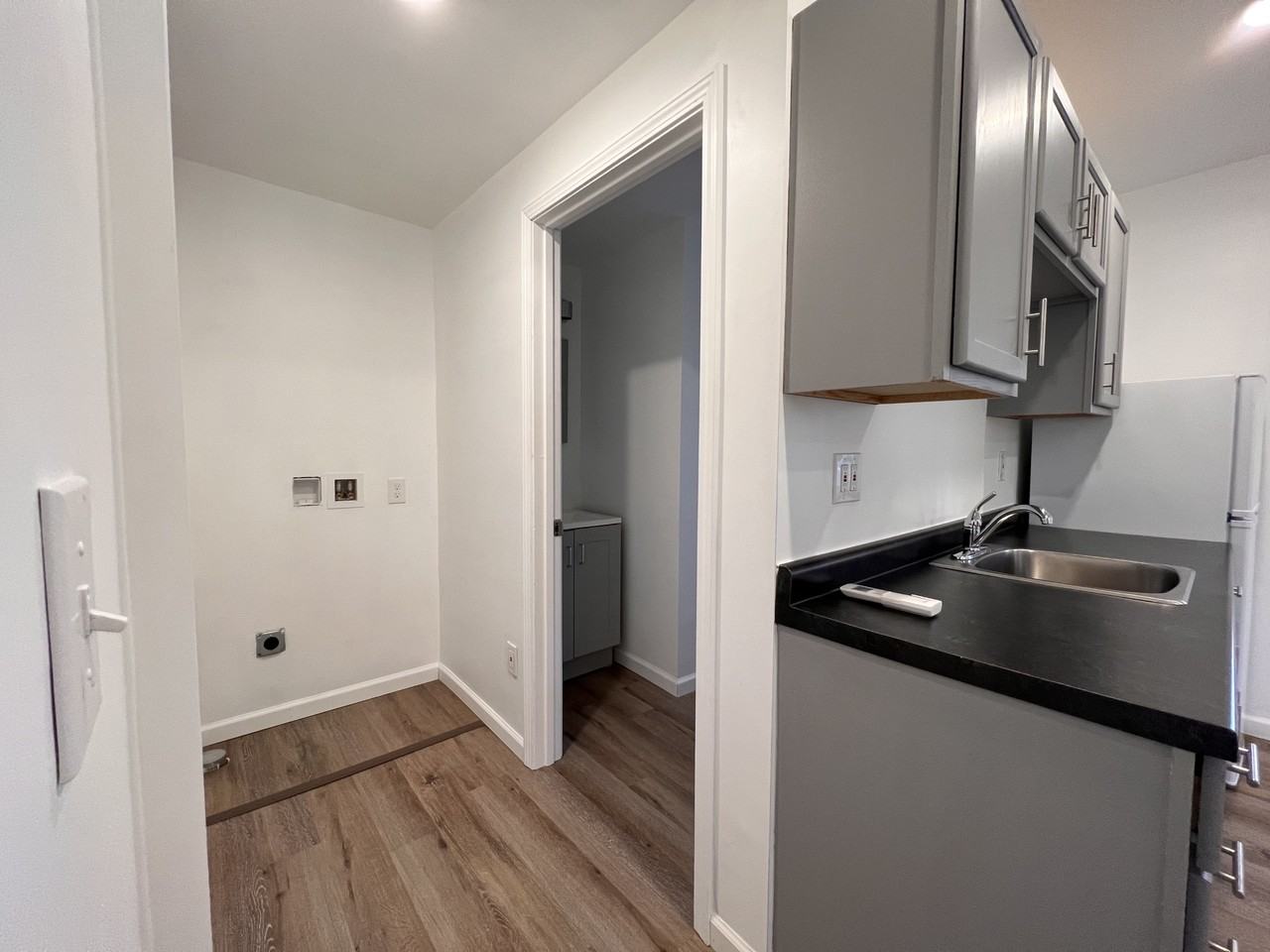 947 Woodmere Ave #B - Photo 5 of 11