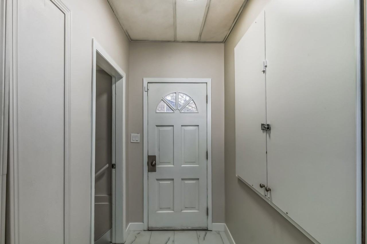 1917 24 Street SW - Photo 2 of 22