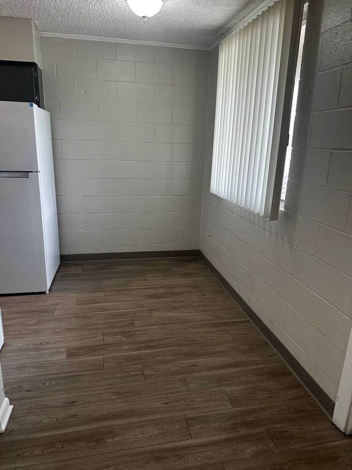 Fleur - Photo 7 of 33