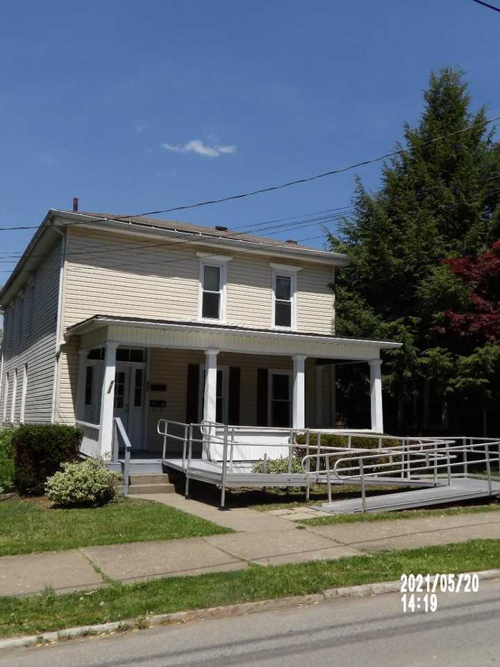 433 Walnut Street - Photo 2 of 4