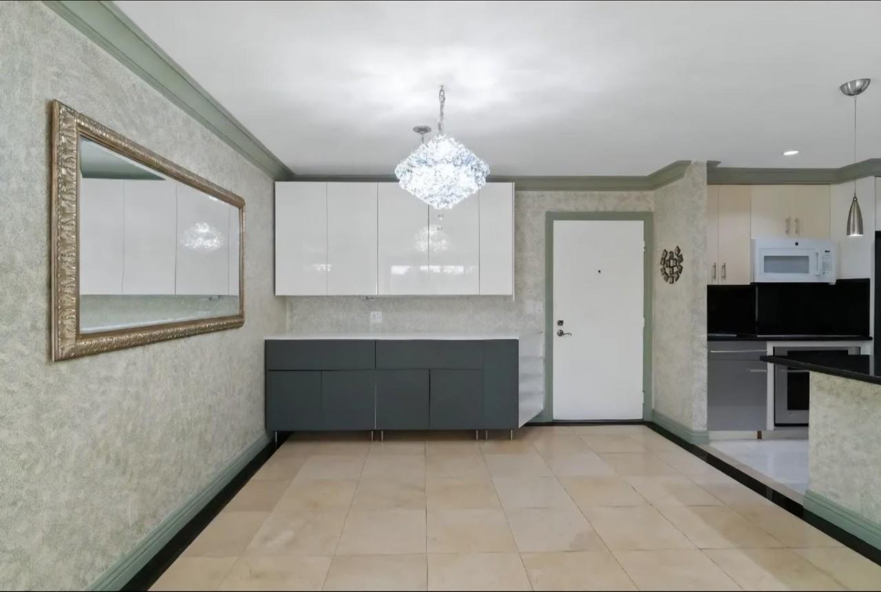 7742 Redlands St - Photo 4 of 11