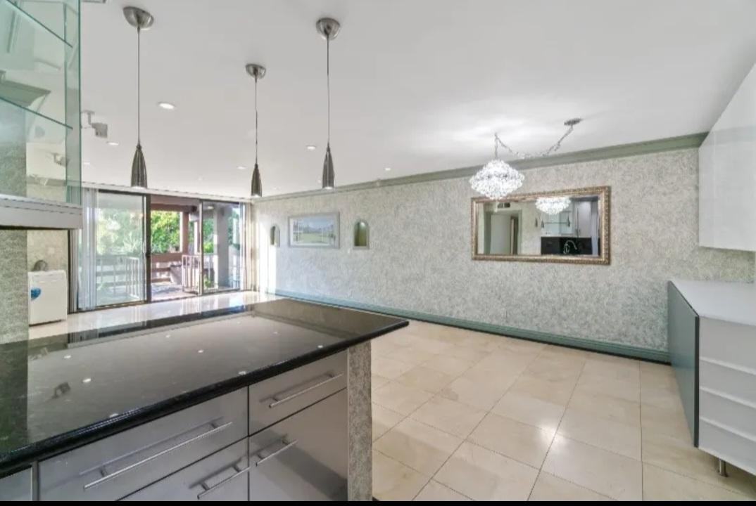 7742 Redlands St - Photo 5 of 11