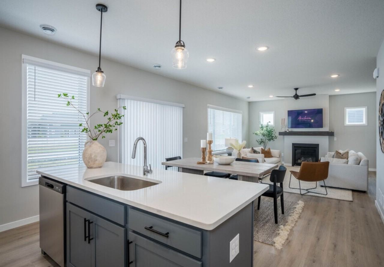 Acclaim of Woodbury – Modern Living, Thoughtfully Designed - Photo 6 of 50