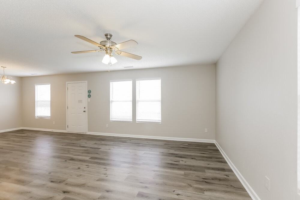 4488 Norfleet St - Photo 4 of 17