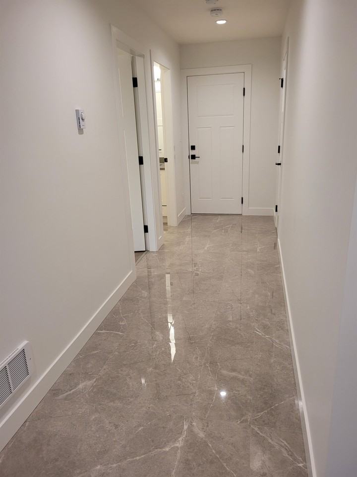 596 Lance Pl Uppr - Photo 2 of 16