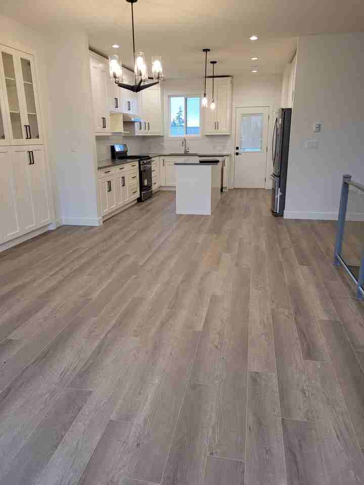 596 Lance Pl Uppr - Photo 3 of 16