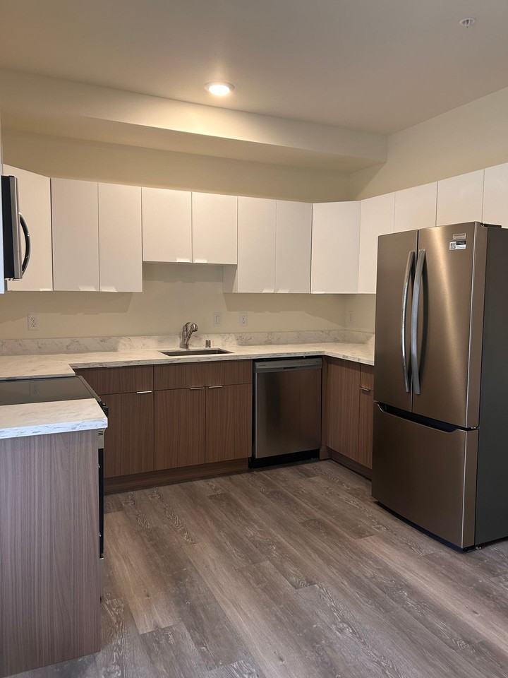 Lakewood Station - Photo 4 of 18