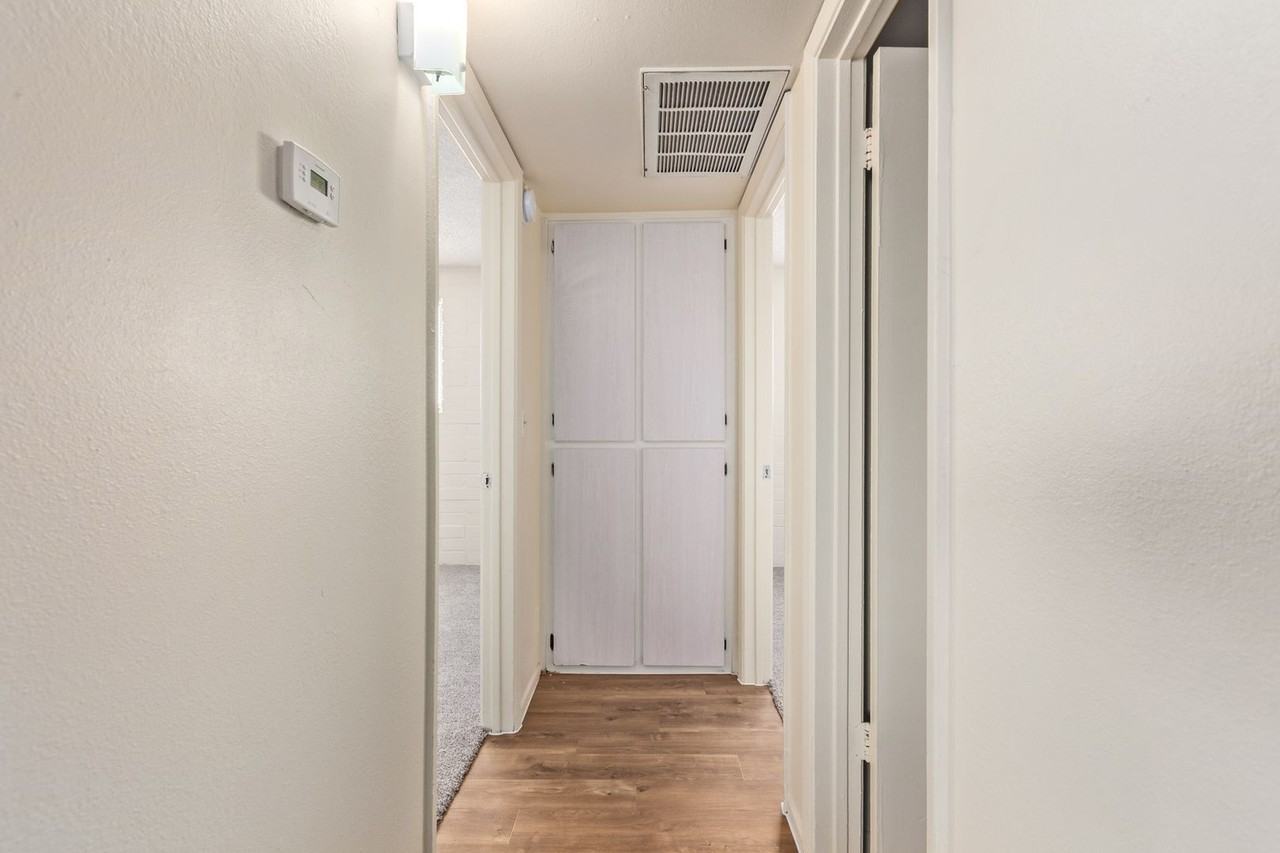 Earll Drive Apartments - Photo 5 of 11